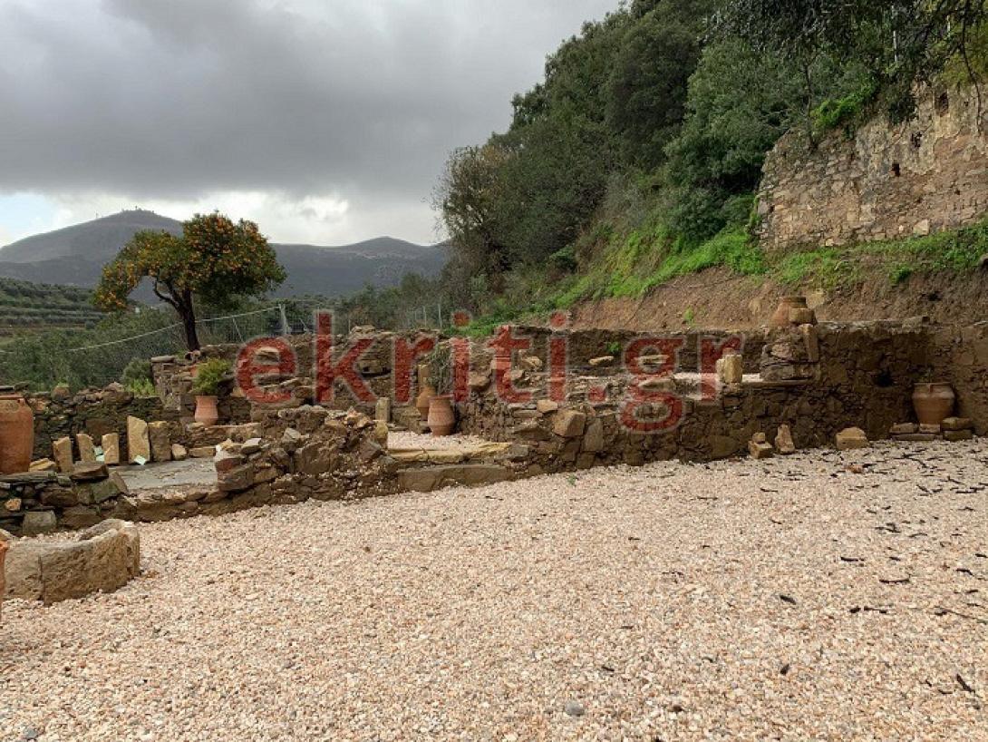 Αποκαλύφθηκαν μετά από την εκτέλεση εργασιών στην περιοχή. 