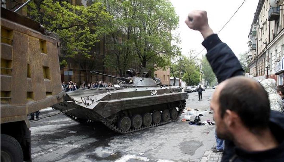 Στους 15 ανέρχονται οι νεκροί στρατιώτες στην ανατολική Ουκρανία