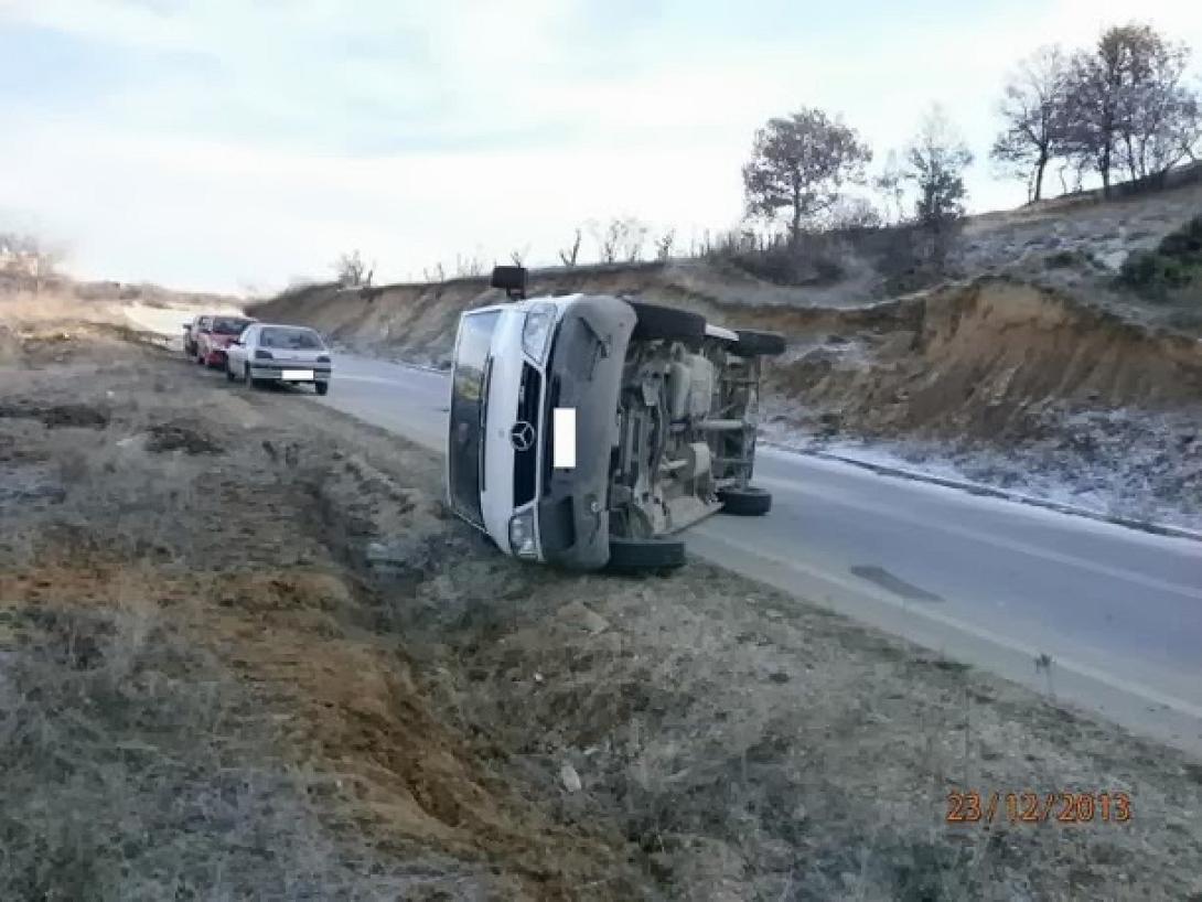 Ανατροπή οχήματος με ένα ελαφρά τραυματία στην περιοχή  Κοκκίνη Χάνι 
