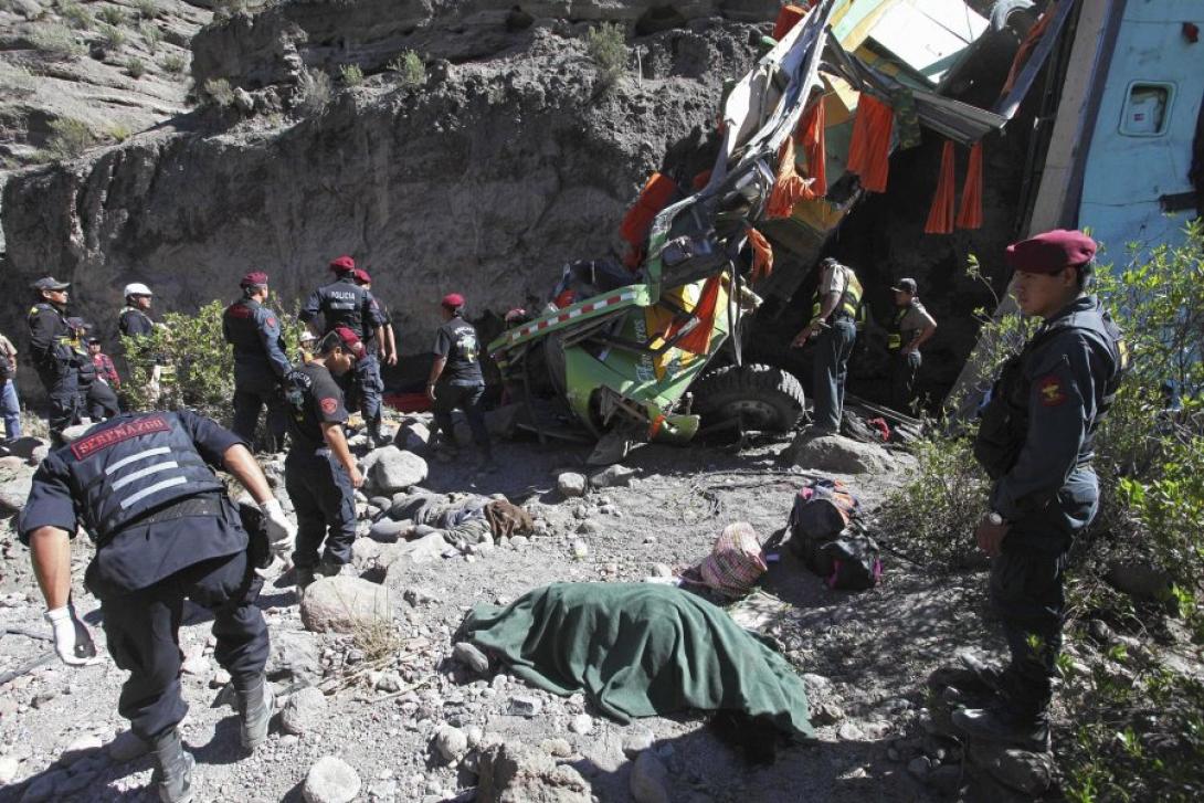 τροχαίο άνδεις λεωφορείο