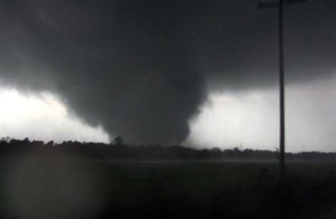 Ανεμοστρόβιλος σάρωσε την Μελέτη Κομοτηνής