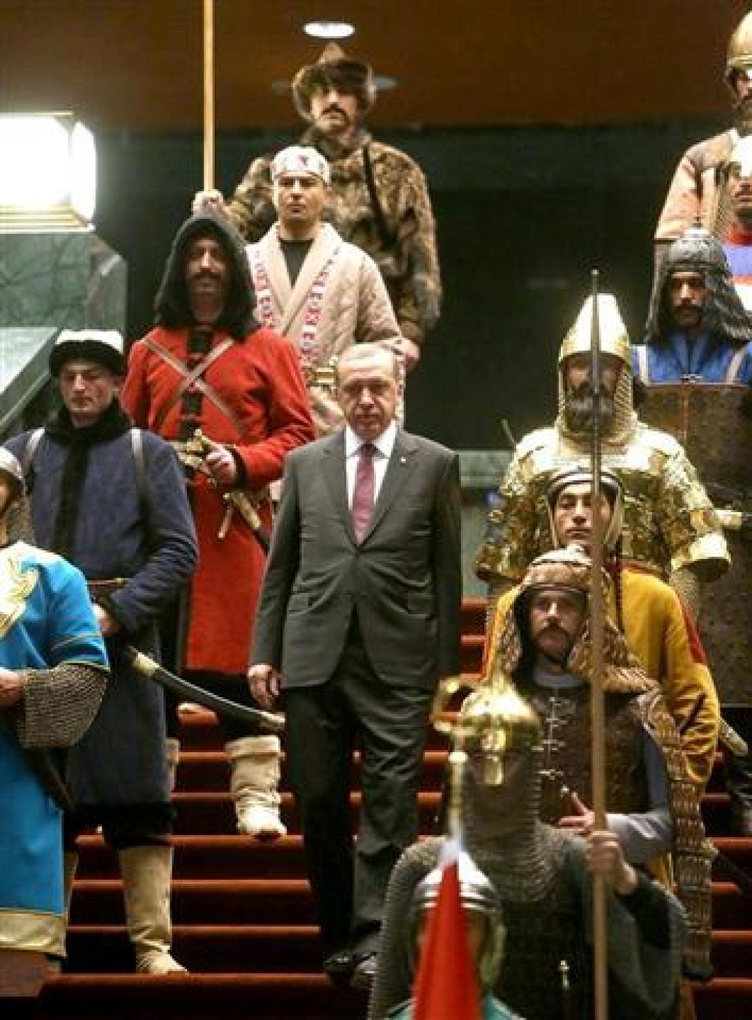 "Ντελίριο" στο διαδίκτυο για την σωματοφυλακή του Ερντογάν