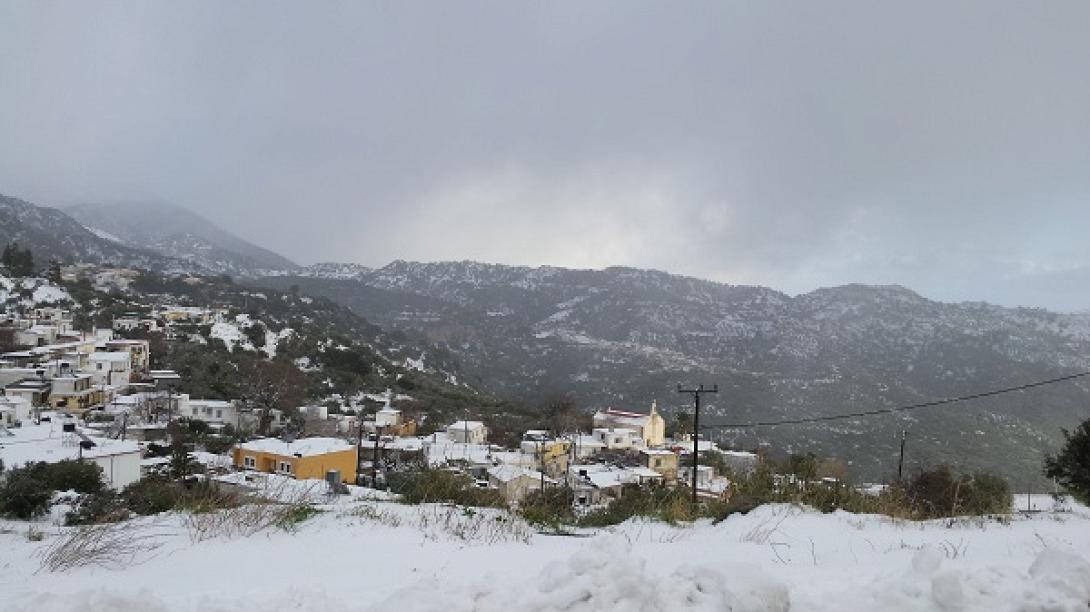 Προβλήματα λόγω χιονιού από την Άνω Βιάννο μέχρι τον Αμιρά