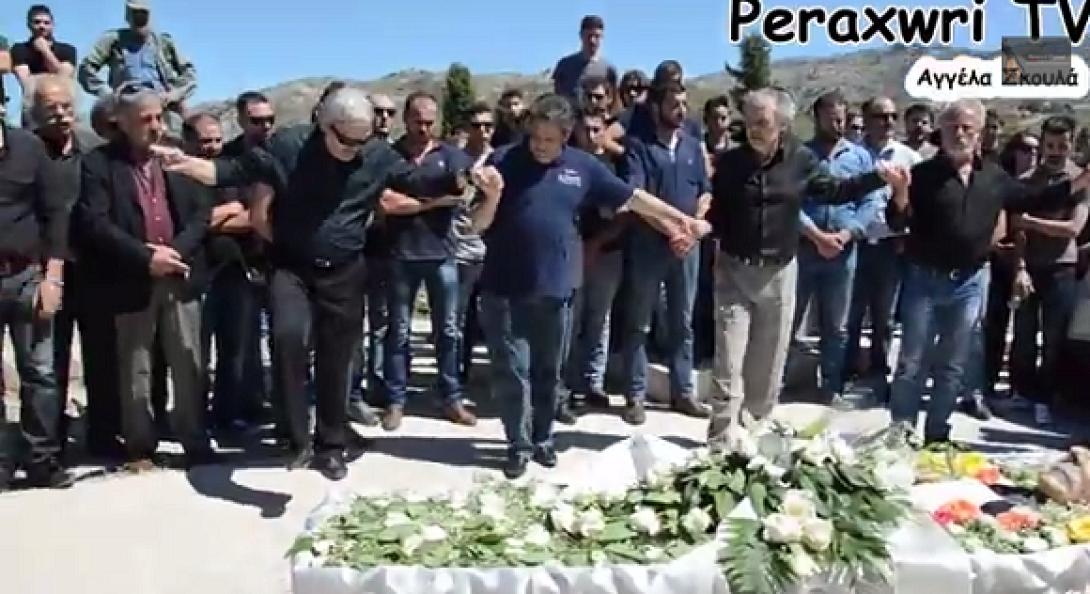 Ανώγεια: Ο συγκλονιστικός αποχαιρετισμός του Μερτζομανώλη (βίντεο)