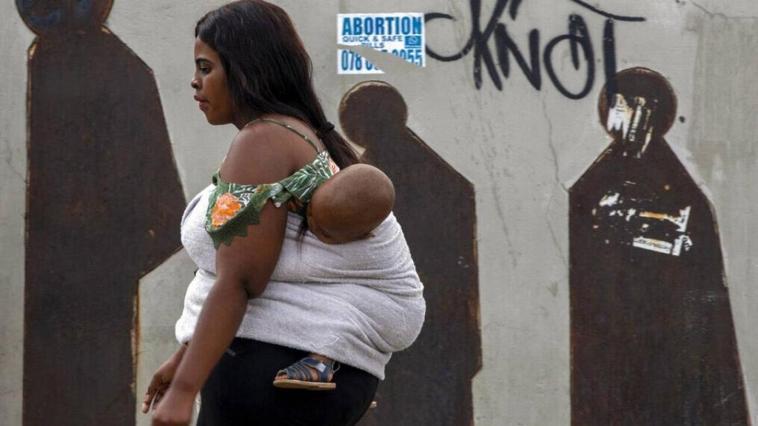 εφηβη εγκυος