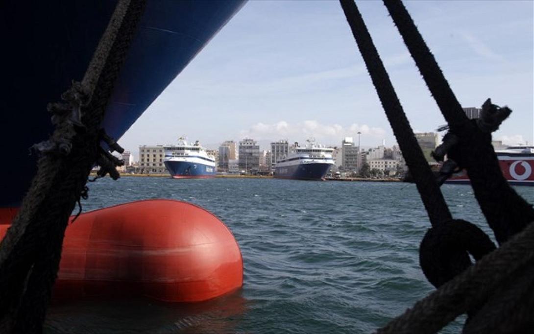 Δεμένα και σήμερα τα πλοία στα λιμάνια