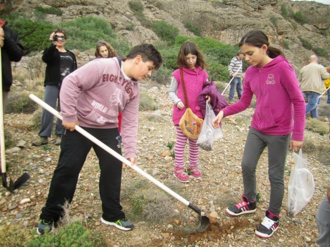 Μικροί και μεγάλοι έσπειραν στον Απηγανιά για τη διατήρηση της πανίδας 
