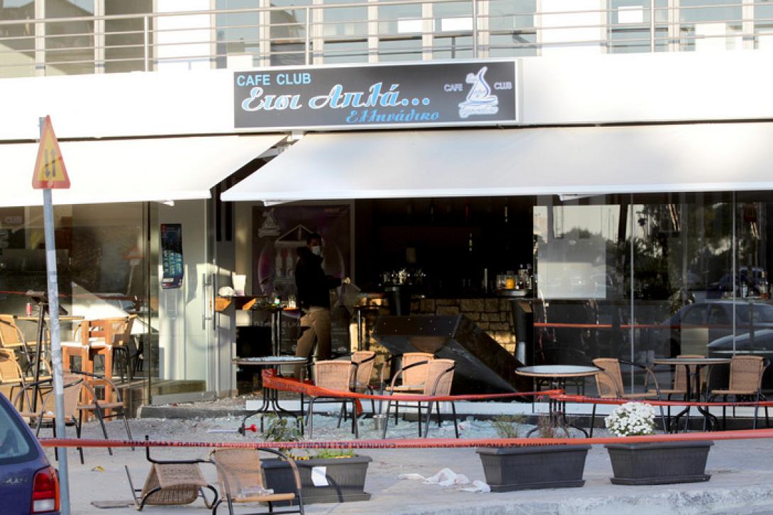 "Ολοι εδώ απόψε θα πεθάνετε": Τα ήπιε, έφυγε και επέστρεψε με το καλάσνικοφ