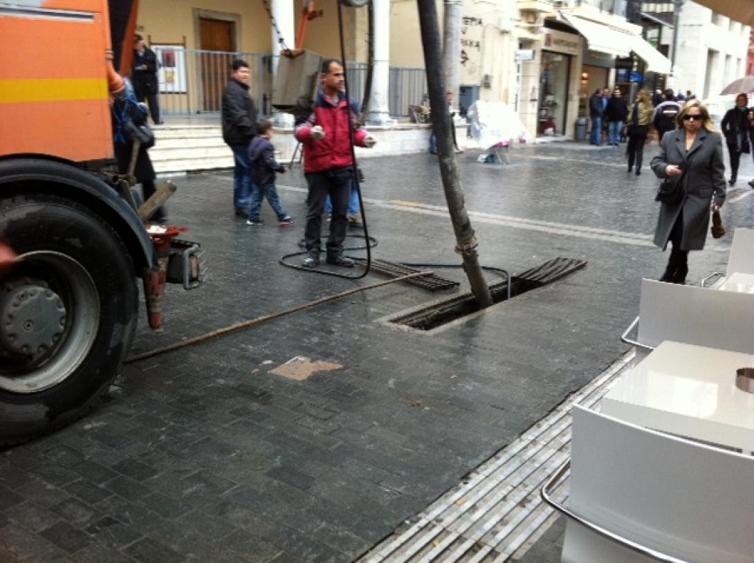 Καθάρισαν σήμερα τα φρεάτια στα Λιοντάρια            