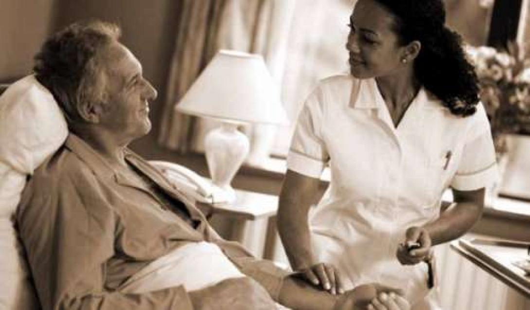 Πειραιάς: Σύλληψη 11 παράνομων αποκλειστικών νοσοκόμων