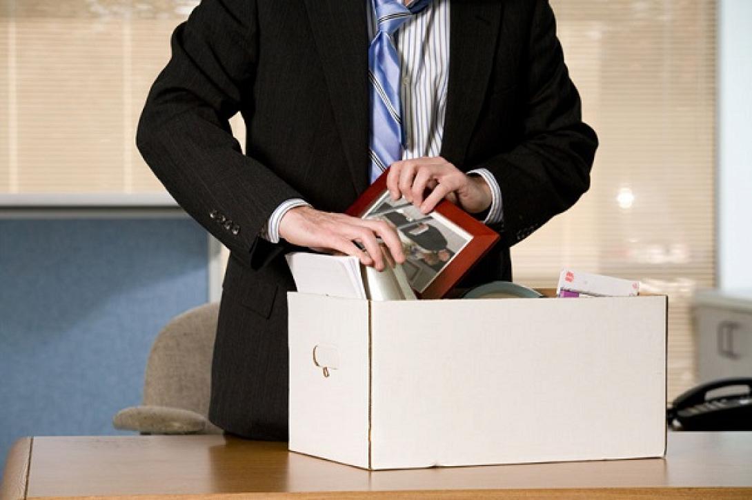 Επαναφορά των ορίων για τις απολύσεις προωθεί το Υπουργείο Εργασίας