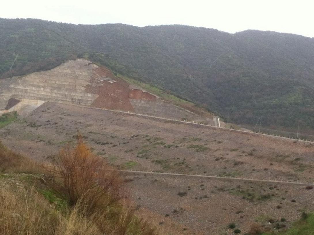 Εκτενής κατολίσθηση στο Φράγμα Αποσελέμη (φωτο)