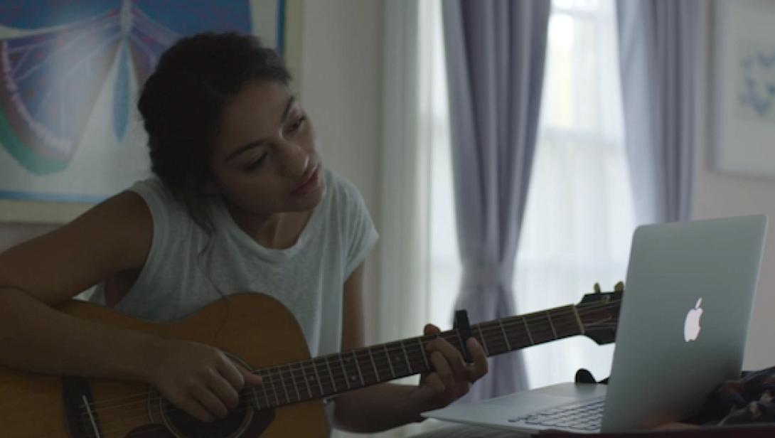 Η διαφήμιση της Apple για τα Χριστούγεννα