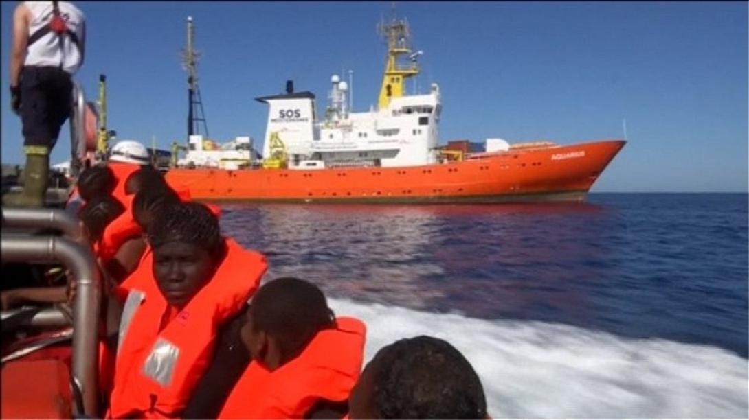 aquarius-refugees.jpg