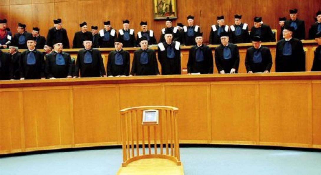 Νίπτει τας χείρας ο Άρειος Πάγος για το αν είναι σύννομη η έφοδος σε σπίτια φορολογούμενων