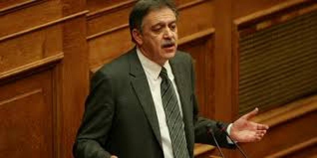 Ο Κουκουλόπουλος φοβάται ότι ο Παπανδρέου ασκεί επιρροή σε ανεξάρτητους βουλευτές