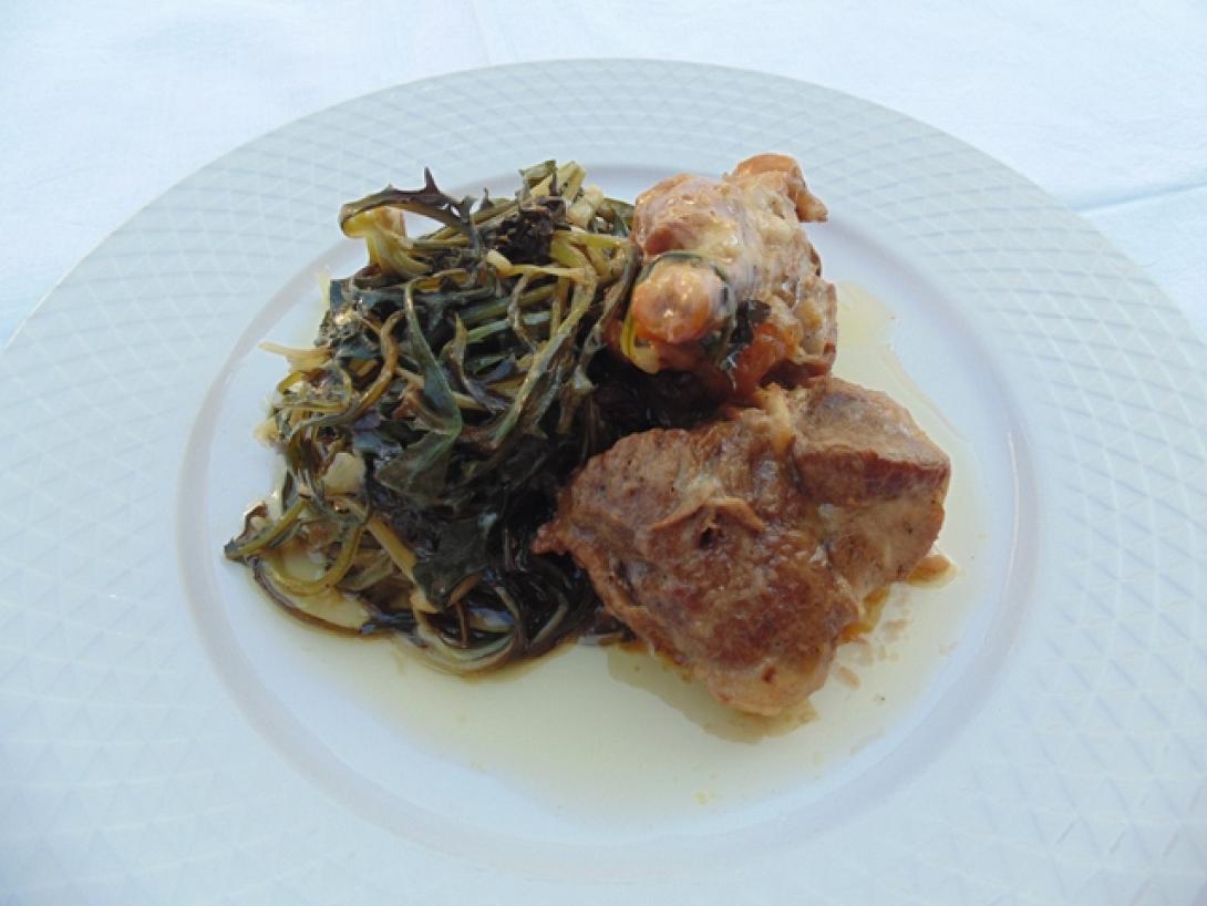 αρνί με σταμναγκάθι