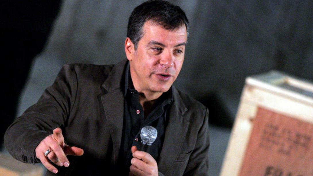 Θεοδωράκης: «Αν η κυβέρνηση προσγειωθεί στην πραγματικότητα, είμαστε μαζί της»