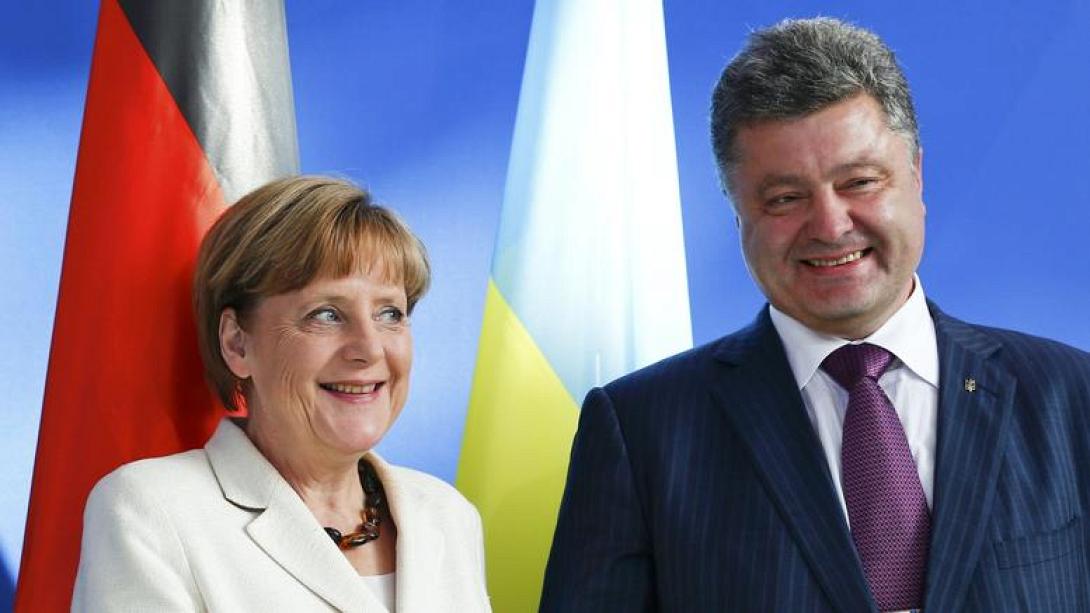 Η Μέρκελ καλεί Μόσχα - Κίεβο να βρούν διπλωματική λύση στην κρίση