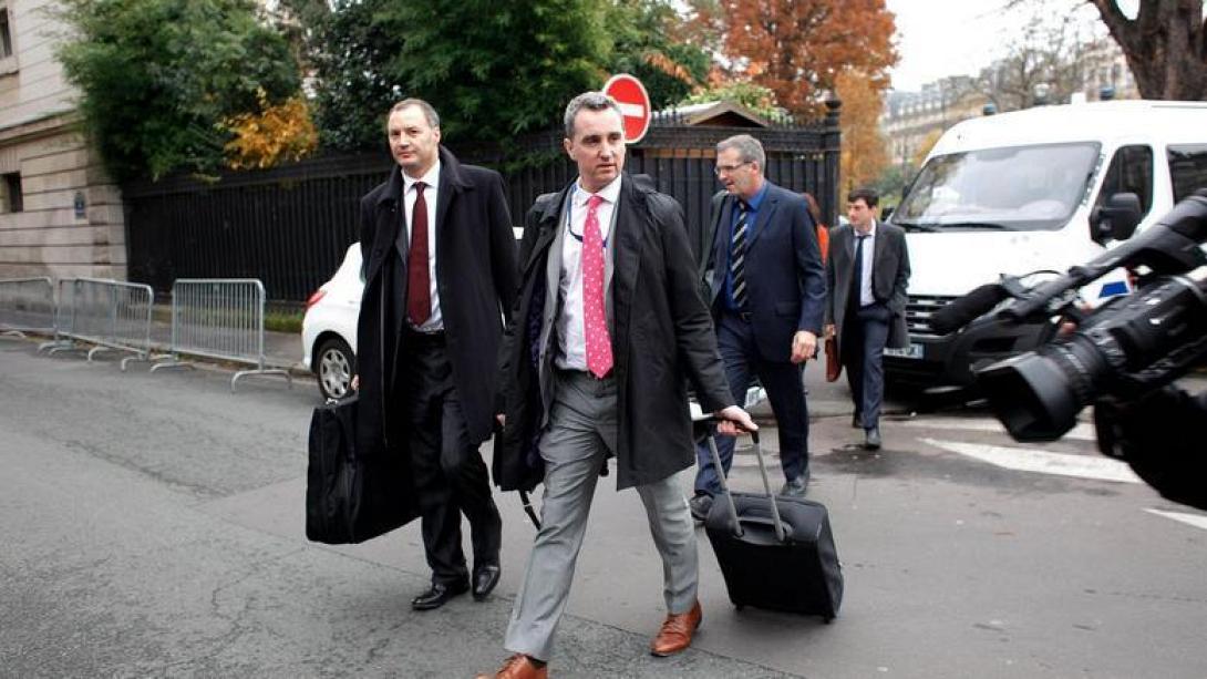 κλιμάκια των θεσμών