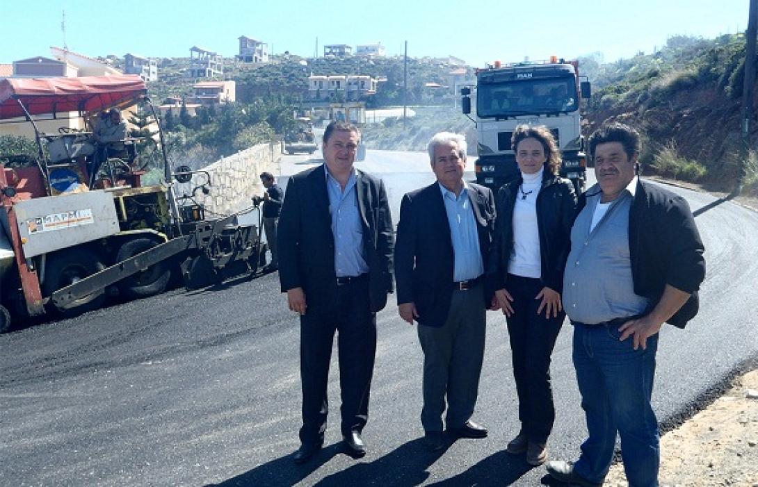 Εργασίες ασφαλτόστρωσης στην Αγία Πελαγία