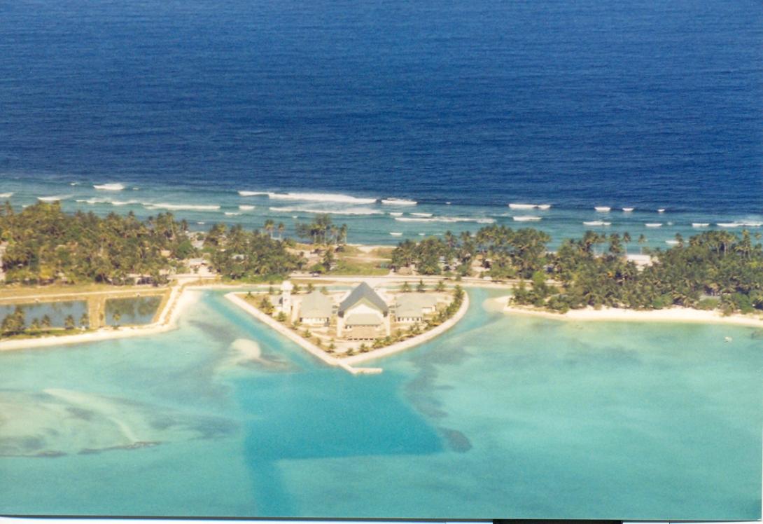 Η θάλασσα "καταπίνει" ολόκληρο νησί - έθνος