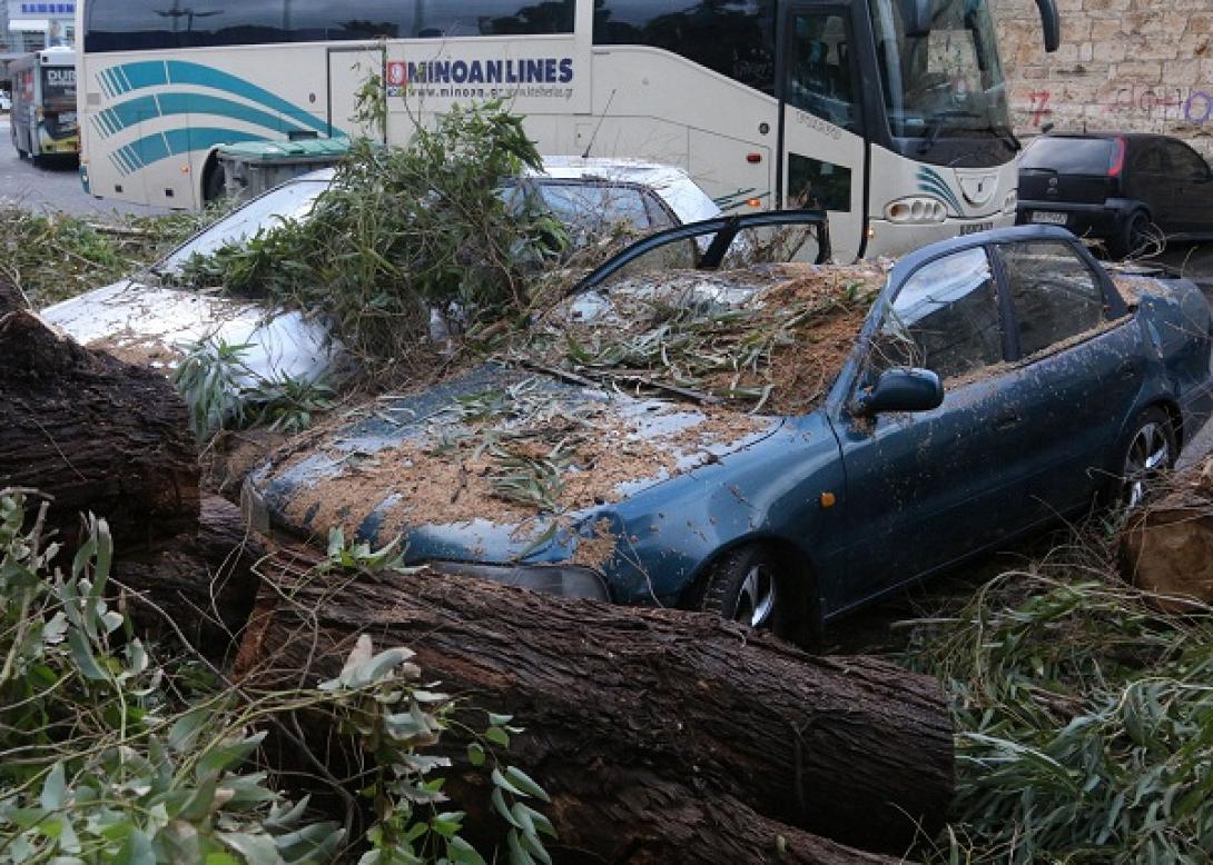Εικόνες καταστροφής στο Ηράκλειο! - Τι άφησε πίσω της η θεομηνία (φωτο)