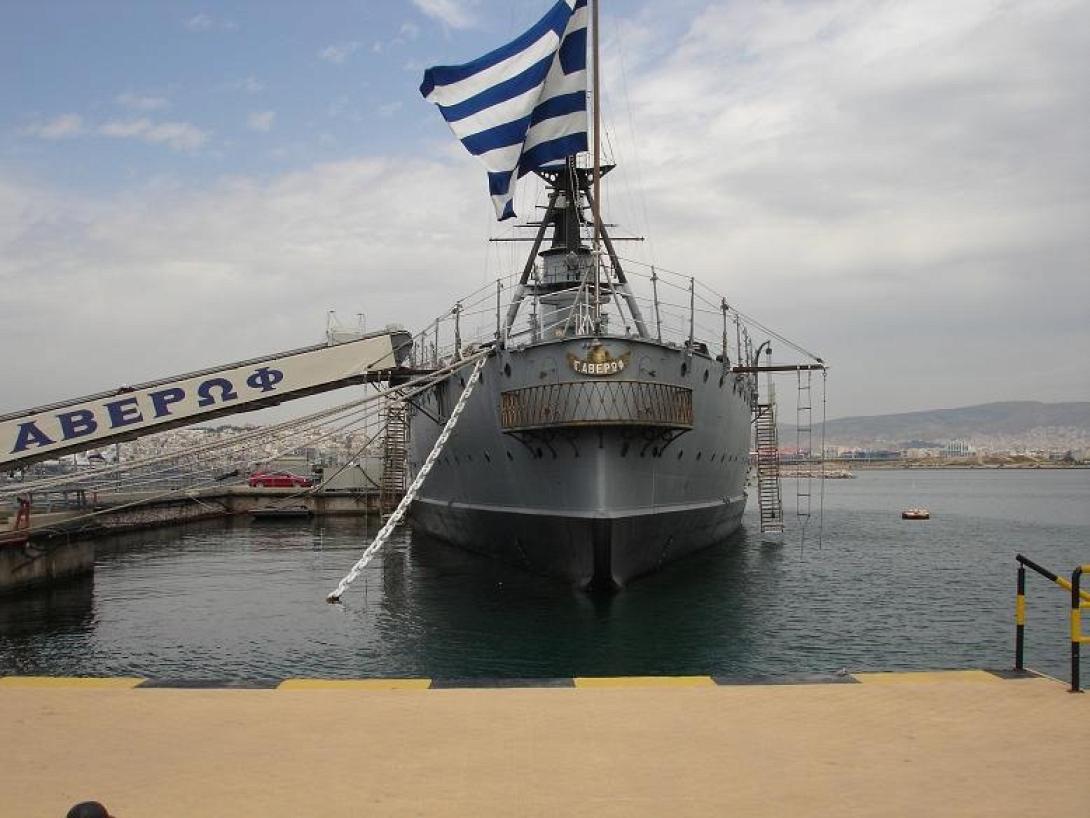 Το θωρηκτό Γ. Αβέρωφ υποδέχεται με συναυλία την Αυγουστιάτικη πανσέληνο