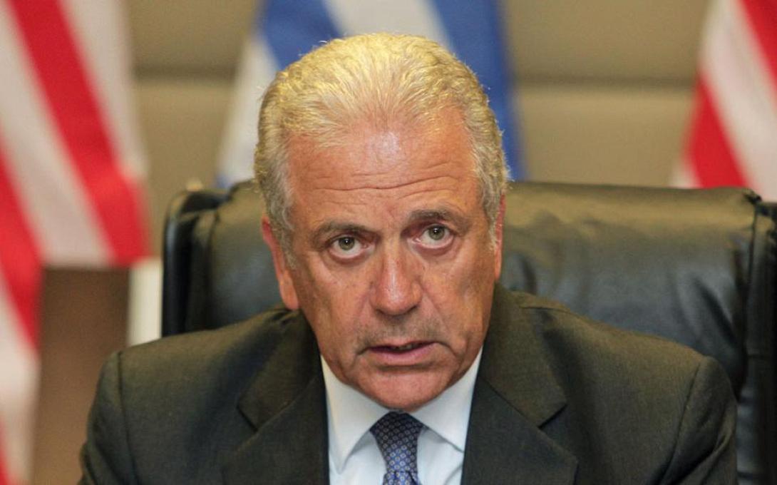 “Εύσημα” του ΣΥΡΙΖΑ στον Αβραμόπουλο για το Σύμφωνο Σταθερότητας