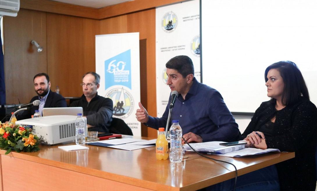 O κ.Αυγενάκης και ο ΓΓΑ στην σύνοδο των ΕΑΚ.jpg