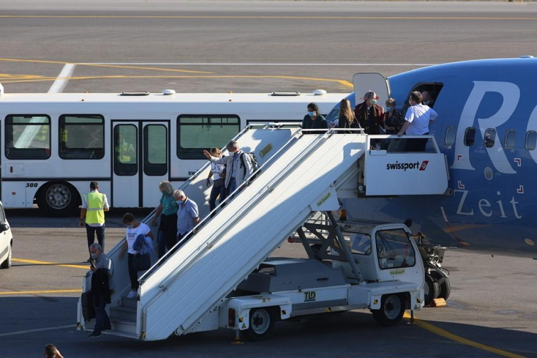 Οι πρώτοι τουρίστες φτάνουν στο Ηράκλειο