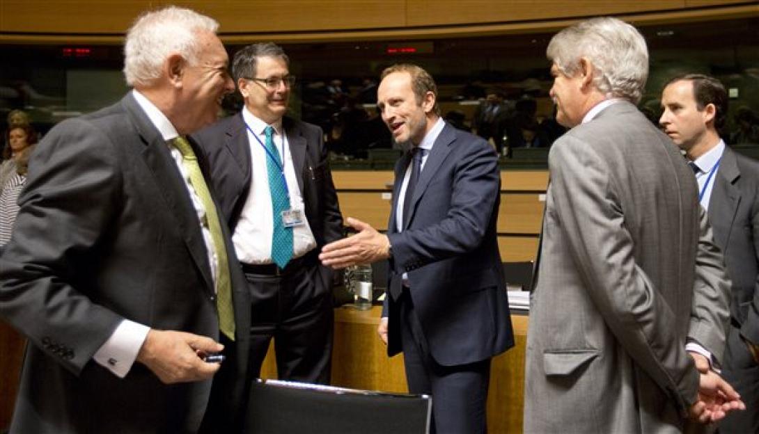 Απορρίπτει η ΕΕ την παύση των πτήσεων από την Αφρική για τον ιό Έμπολα