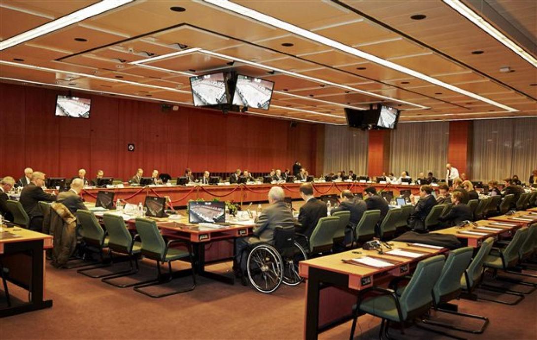 Στην ατζέντα του σημερινού Eurogroup η Γαλλία, η Ιταλία και η Ελλάδα