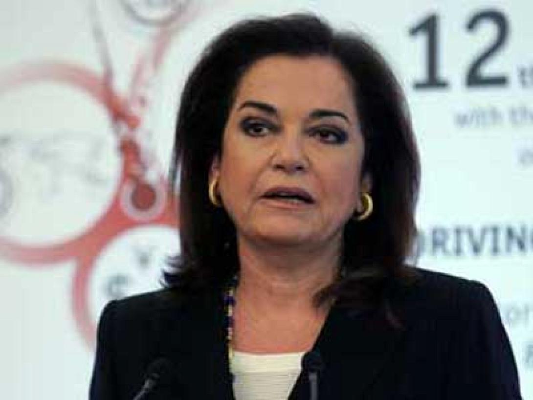 Η αγωνία της Ντόρας για τις εξελίξεις στο ΠΑΣΟΚ