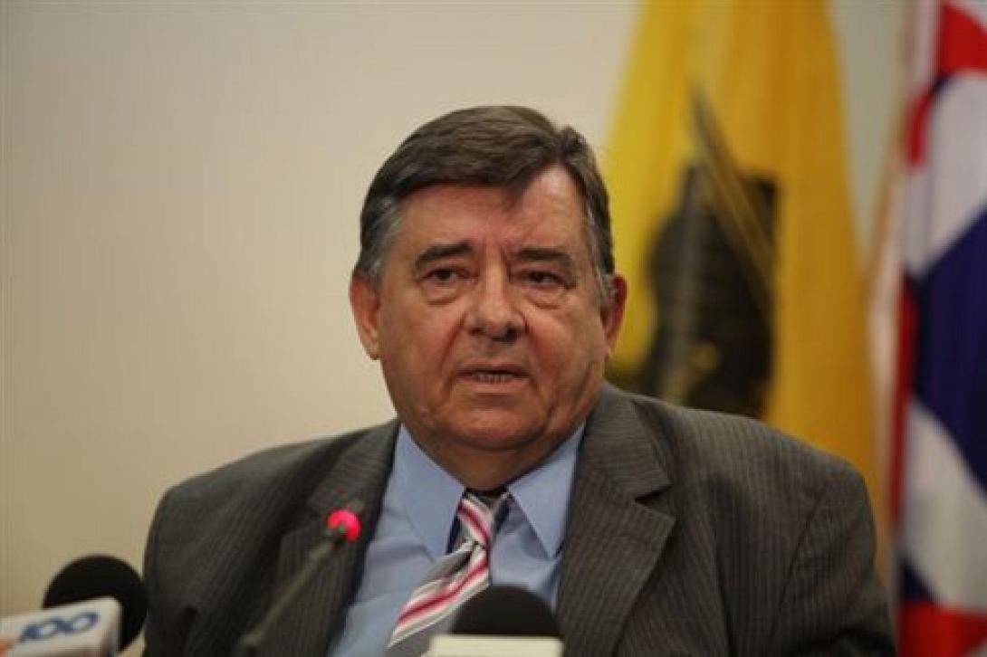 Καρατζαφέρης: Υποψήφιος με το ΛΑΟΣ ο Χρυσ. Αλεξόπουλος