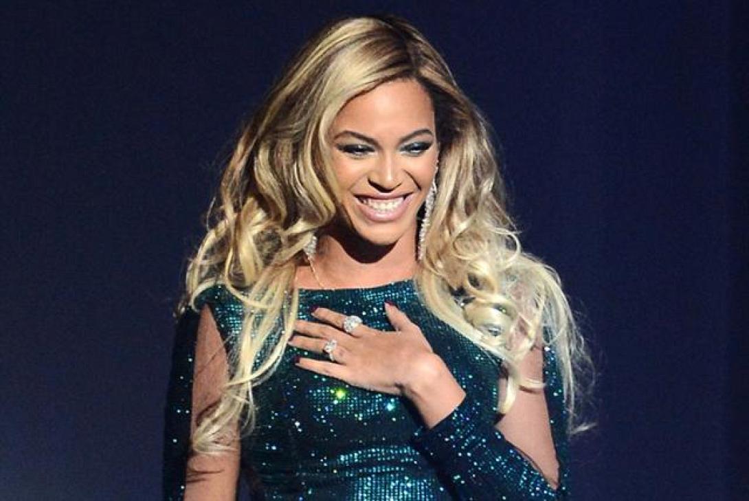 Η Beyonce βασίλισσα και του Facebook για το 2014