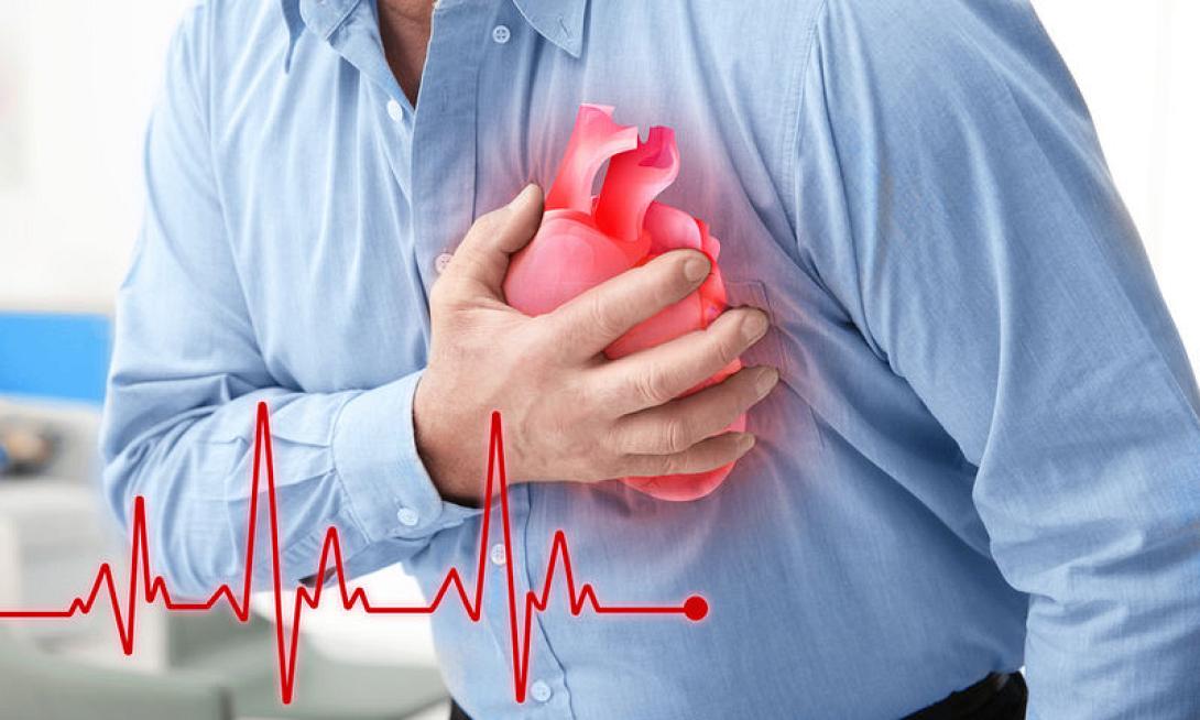 bigstock-heart-attack-concept-senior-m-187741804.jpg