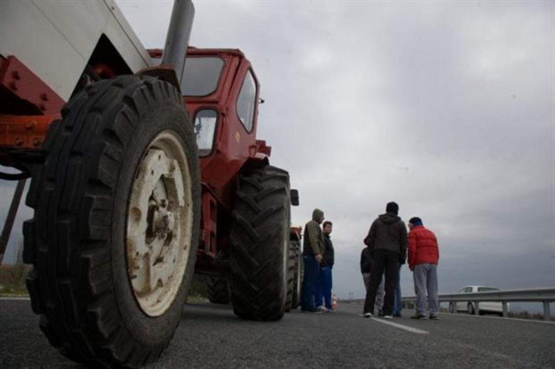 Στα μπλόκα οι αγρότες της Λάρισας