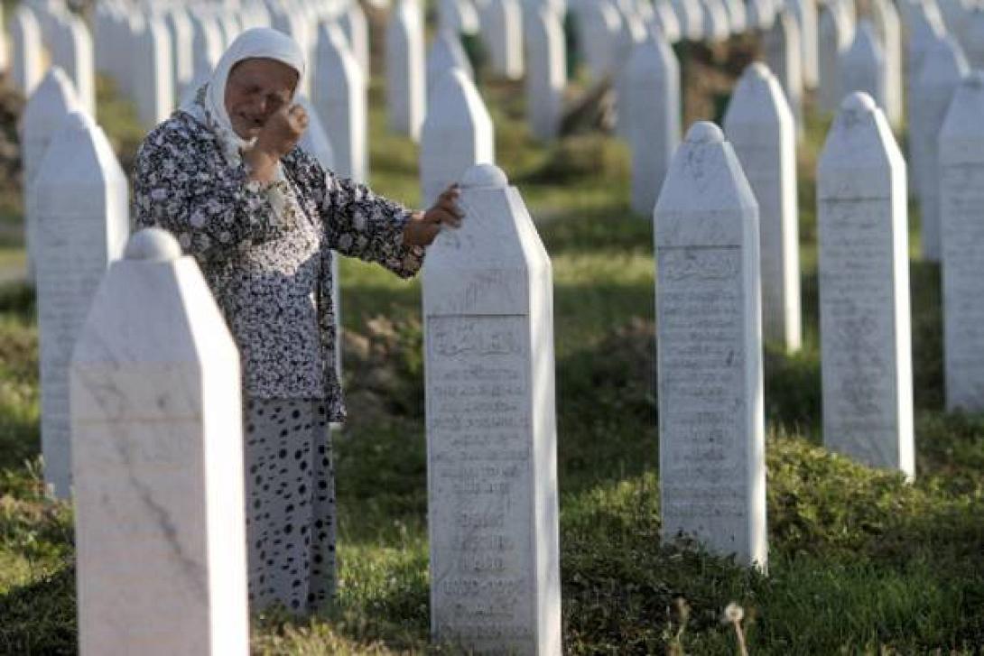 Χιλιάδες άνθρωποι παρέστησαν στην 19η επέτειο της σφαγής των Μουσουλμάνων, στη Σρεμπρένιτσα