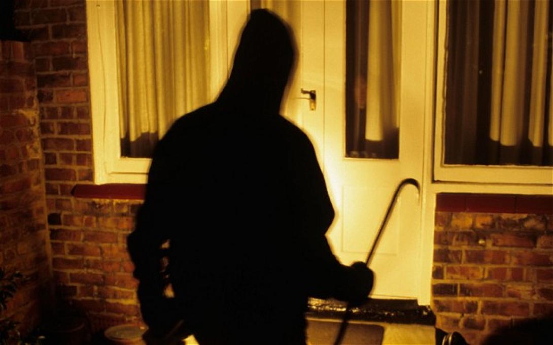 Ναύπλιο: Δύο συλλήψεις για κλοπή, ναρκωτικά και πλαστά χαρτονομίσματα