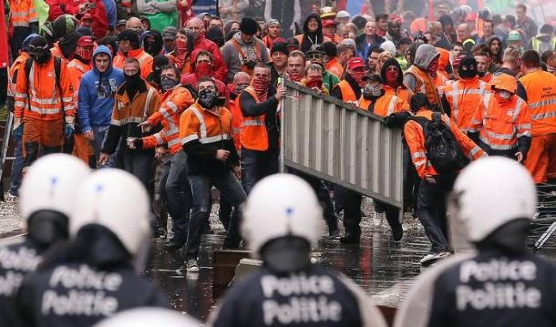 Πεδίο μάχης οι Βρυξέλλες σε διαδήλωση κατά της λιτότητας