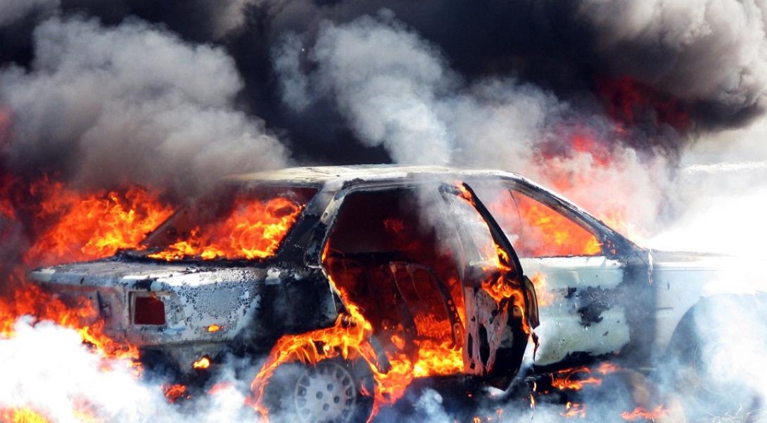 Οι «Πυρήνες της Φωτιάς» πίσω από τον εμπρησμό αυτοκινήτου στελέχους της πρεσβείας μας στο Βερολίνο