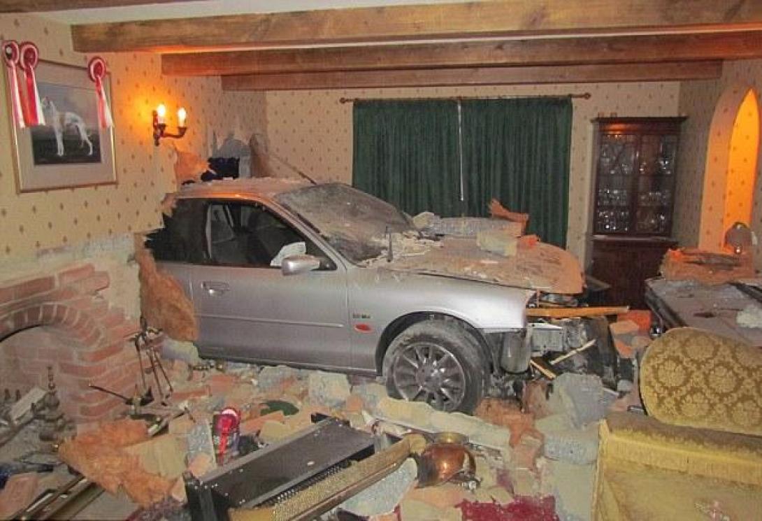 Άγιος Νικόλαος: Ι.Χ. παρ' ολίγο να "μπουκάρει" σε σαλόνι σπιτιού