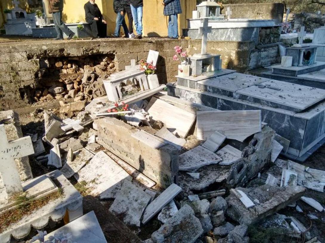 Άνοιξαν τάφοι από τους κεραυνούς στα Χανιά! (βίντεο)