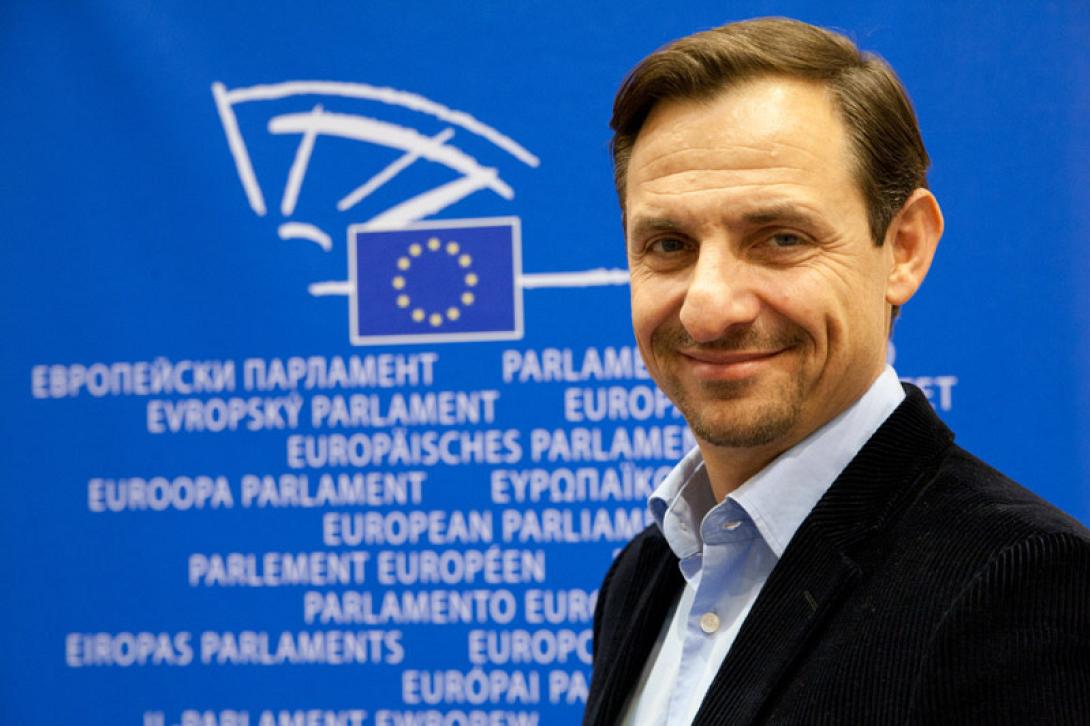  Ζητά την ανάκληση της υποψηφιότητας της ΠΓΔΜ για την ΕΕ ο Γ. Χατζημαρκάκης