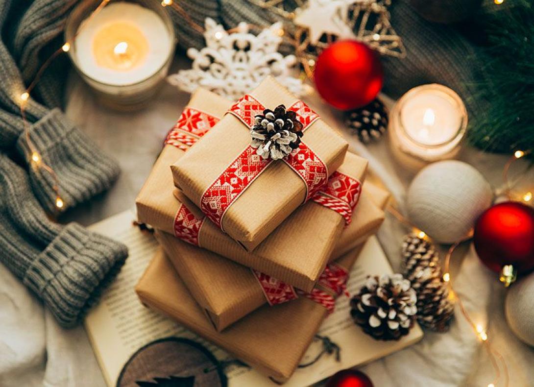 χριστουγεννιάτικα δώρα.jpg