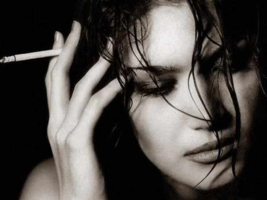 Οι ελληνίδες καπνίστριες μας γλίτωσαν από το 25ευρω