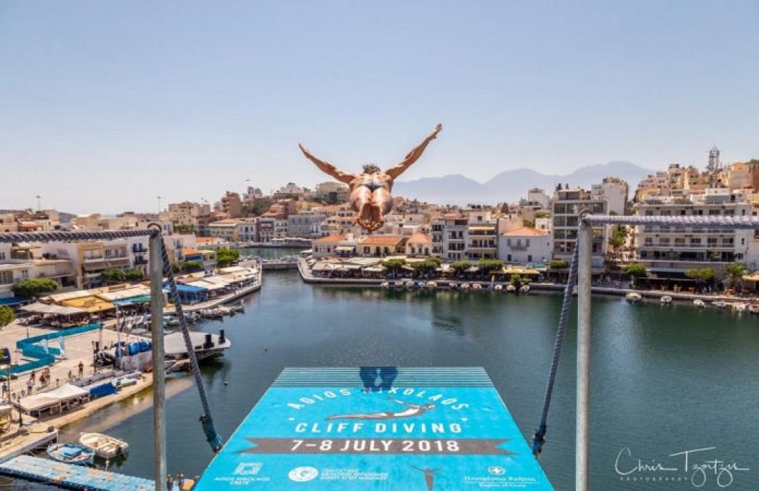 cliff_diving_agios-nikolaos-696x450.jpg