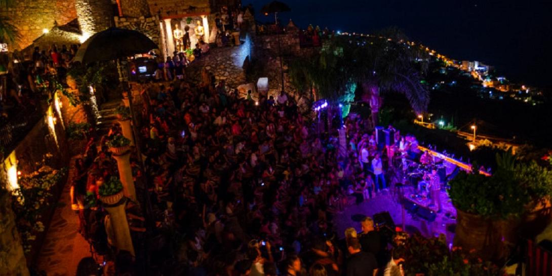 κλαμπ κορωνοϊός