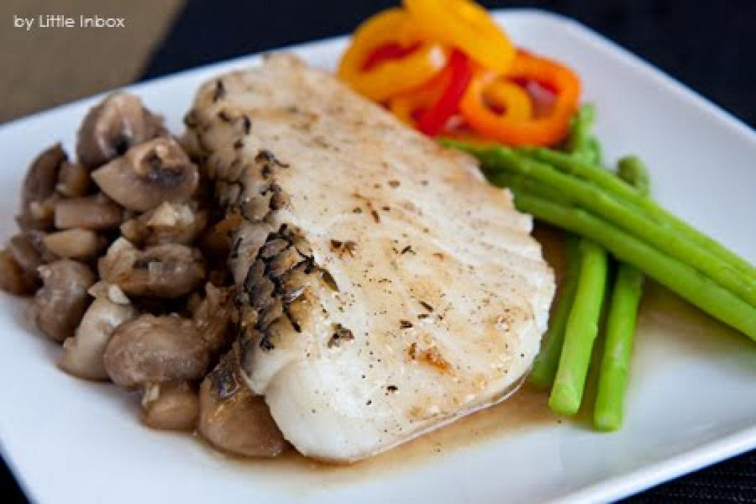 Φιλέτα μπακαλιάρου με σάλτσα μανιταριών